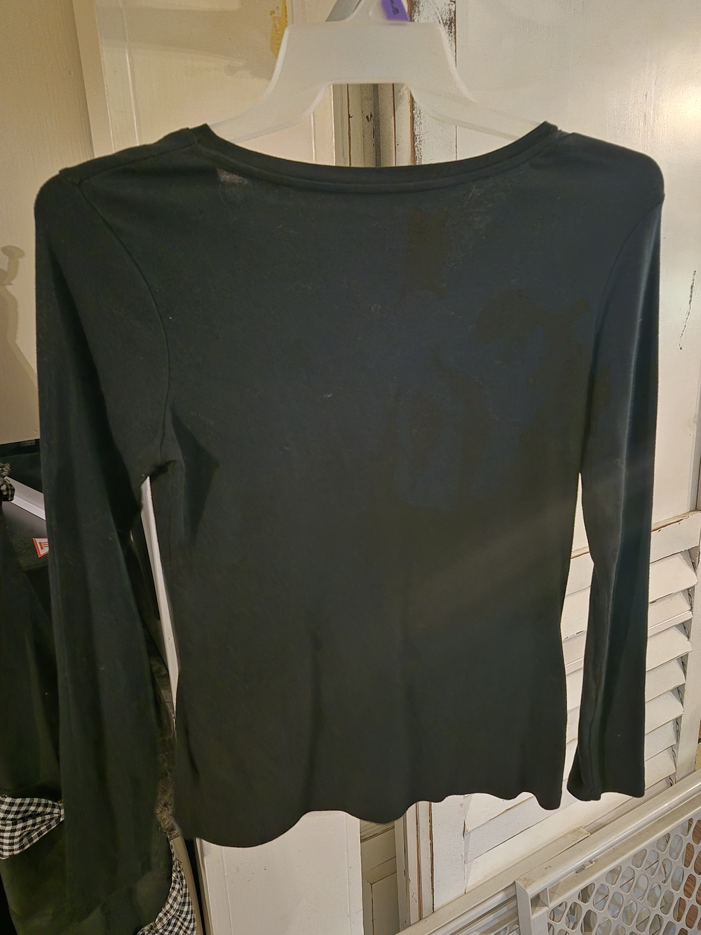 Eddie Bauer Black V-Neck Long Sleeve Tee - Picture 2 of 4